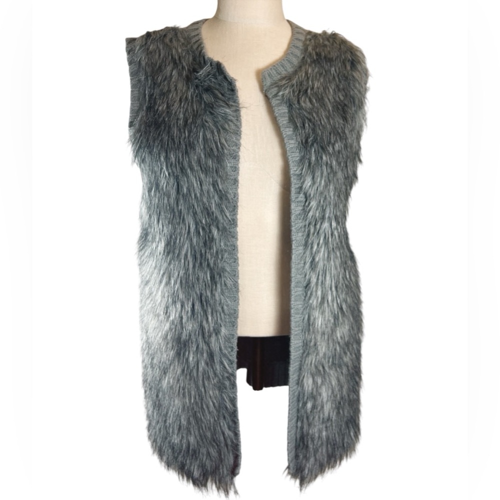 Red Camel Faux Fur and Knit Sweater Vest Womens‎ Gray Mob Wife Icy Winter…